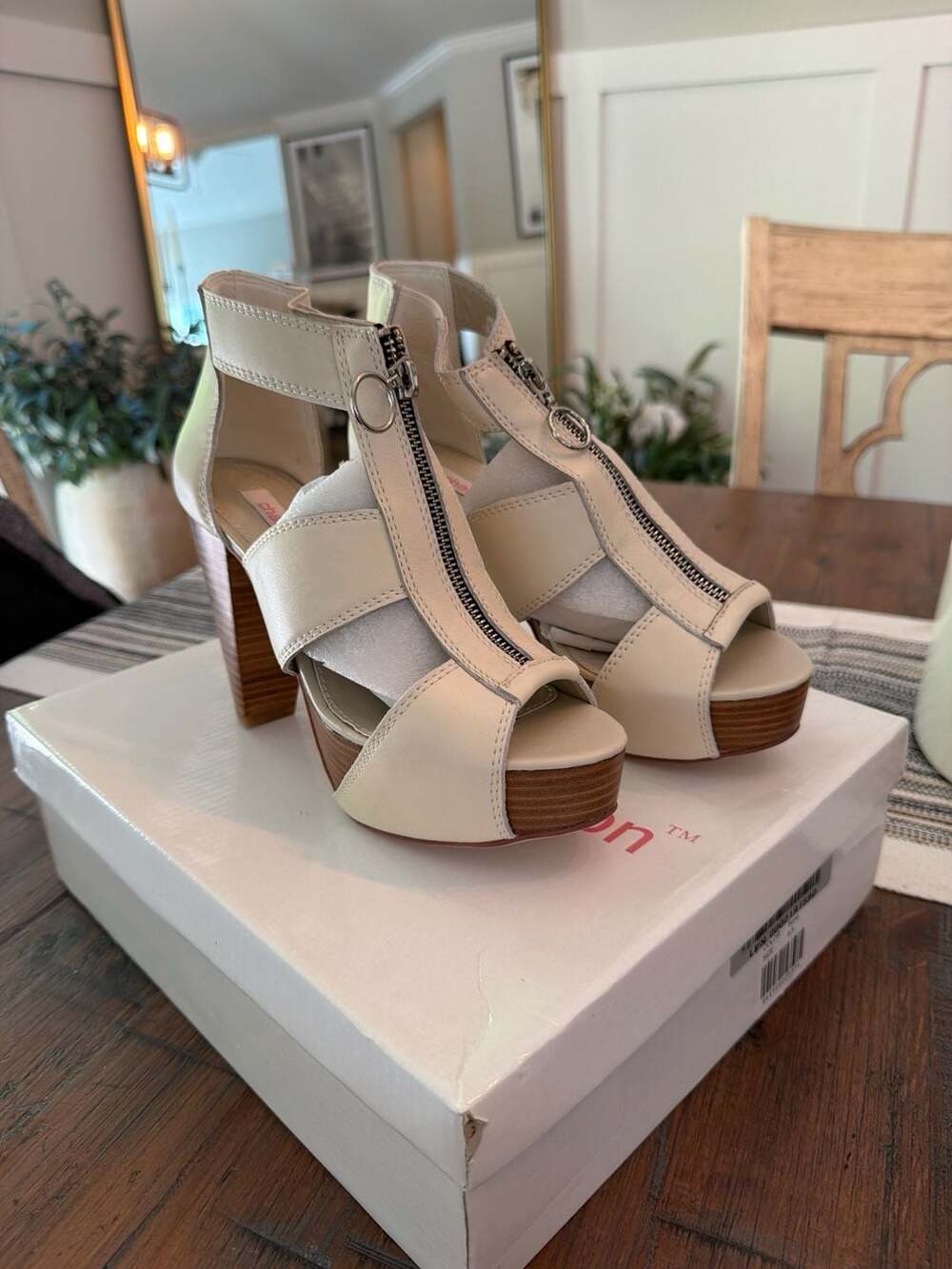 Charlotte Ronson Bone Front Zip Platform Sandals Size 6.5